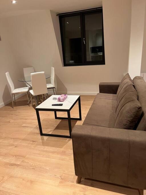 010- Lovely One Bedroom In Ealing F6 المظهر الخارجي الصورة